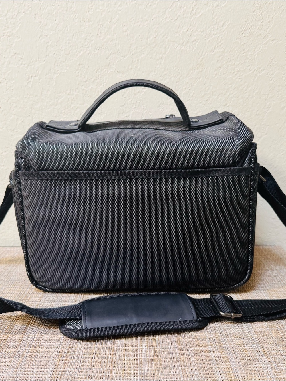 Nikon D3300 Red DSLR Camera, with all parts and carrying bag! - Picture 4 of 12
